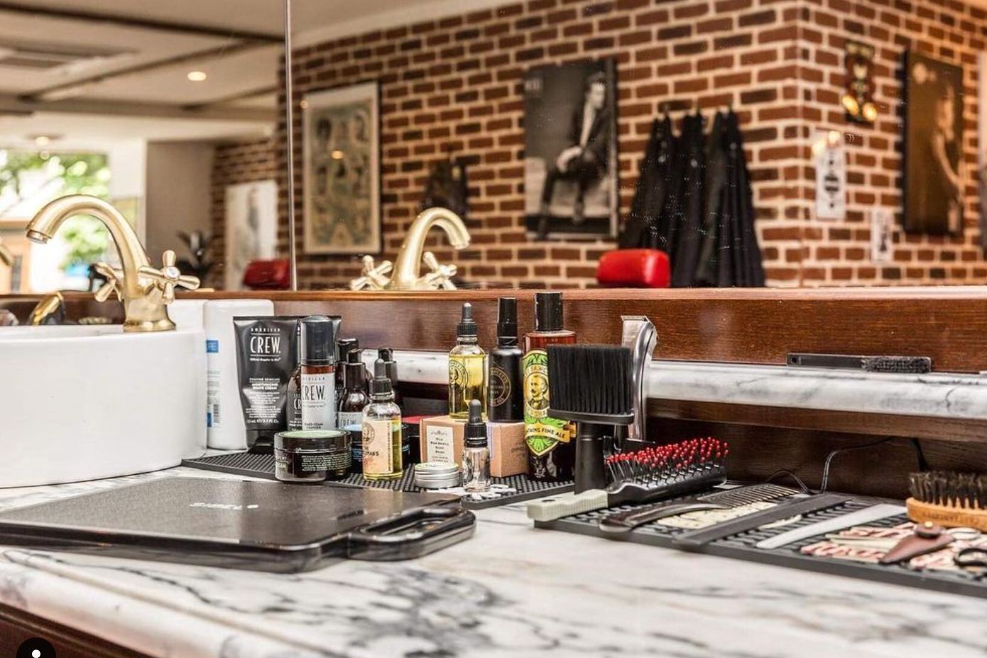 Salon Wallace's Barber Puteaux - espace coiffure et rasage traditionnel